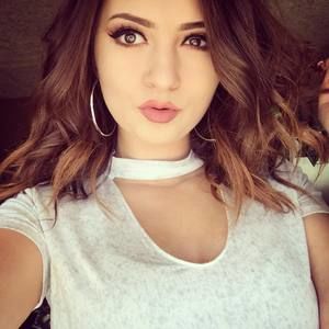 Meet your Posher, Francesca